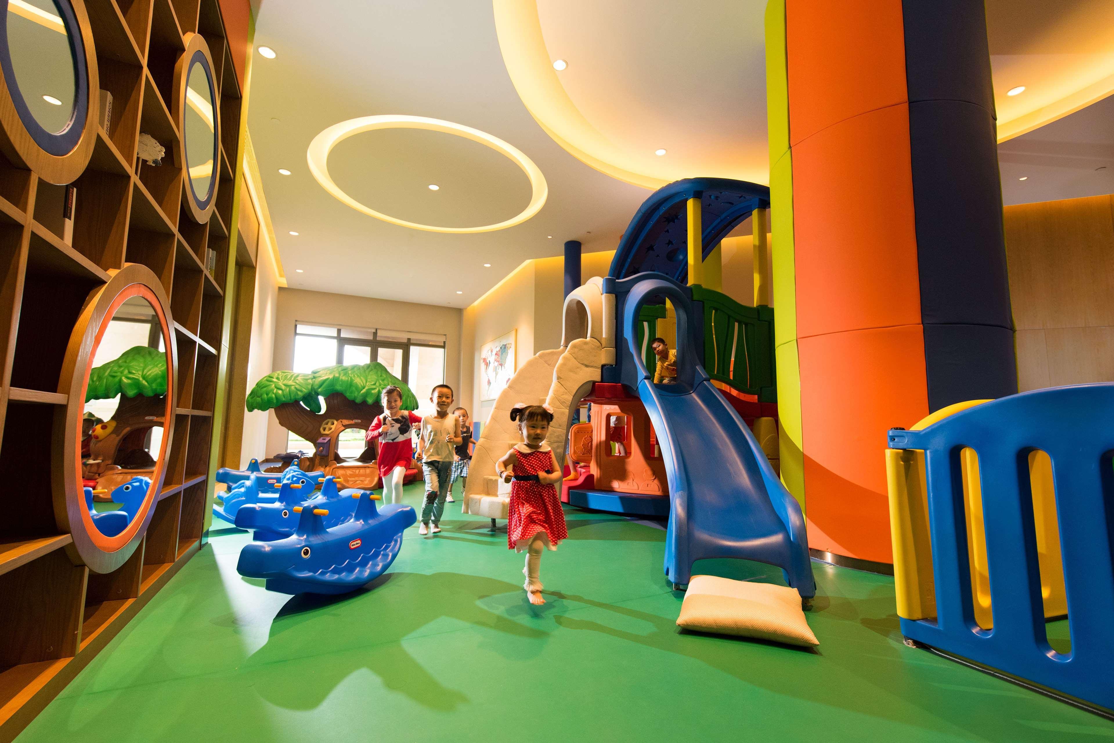 Hilton Yuxi Fuxian Lake Chengjiang  Exterior photo