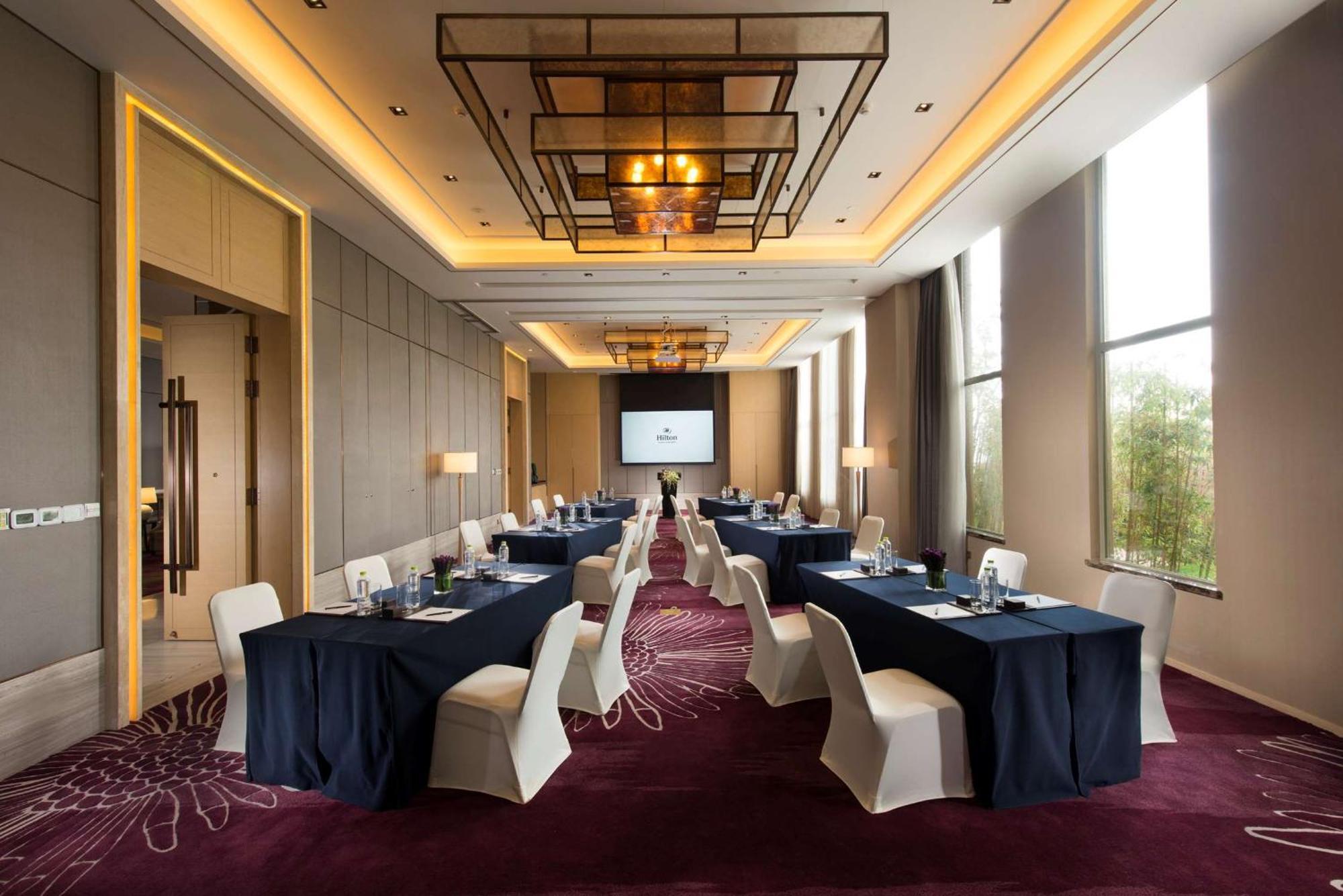 Hilton Yuxi Fuxian Lake Chengjiang  Exterior photo