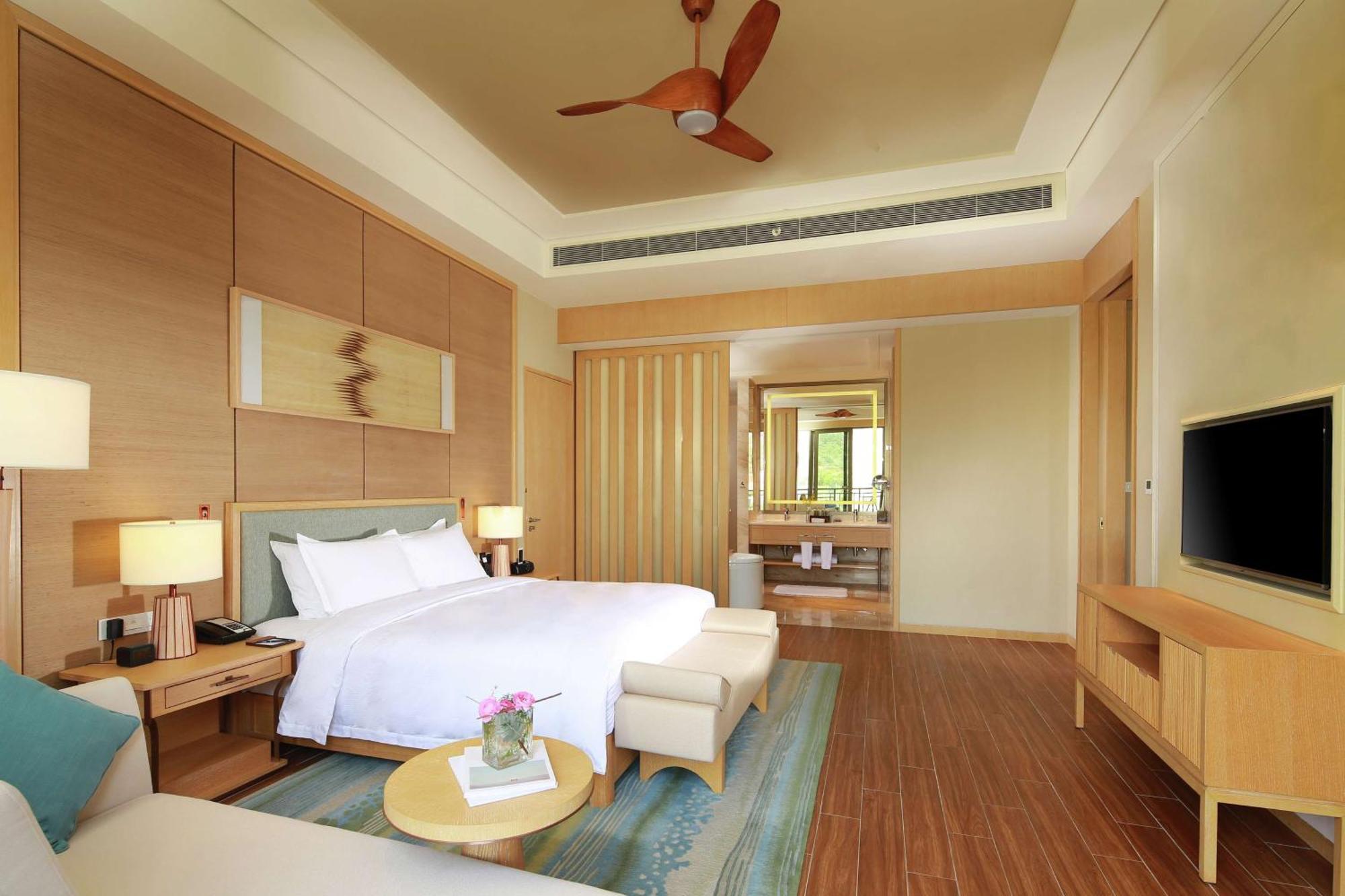 Hilton Yuxi Fuxian Lake Chengjiang  Exterior photo