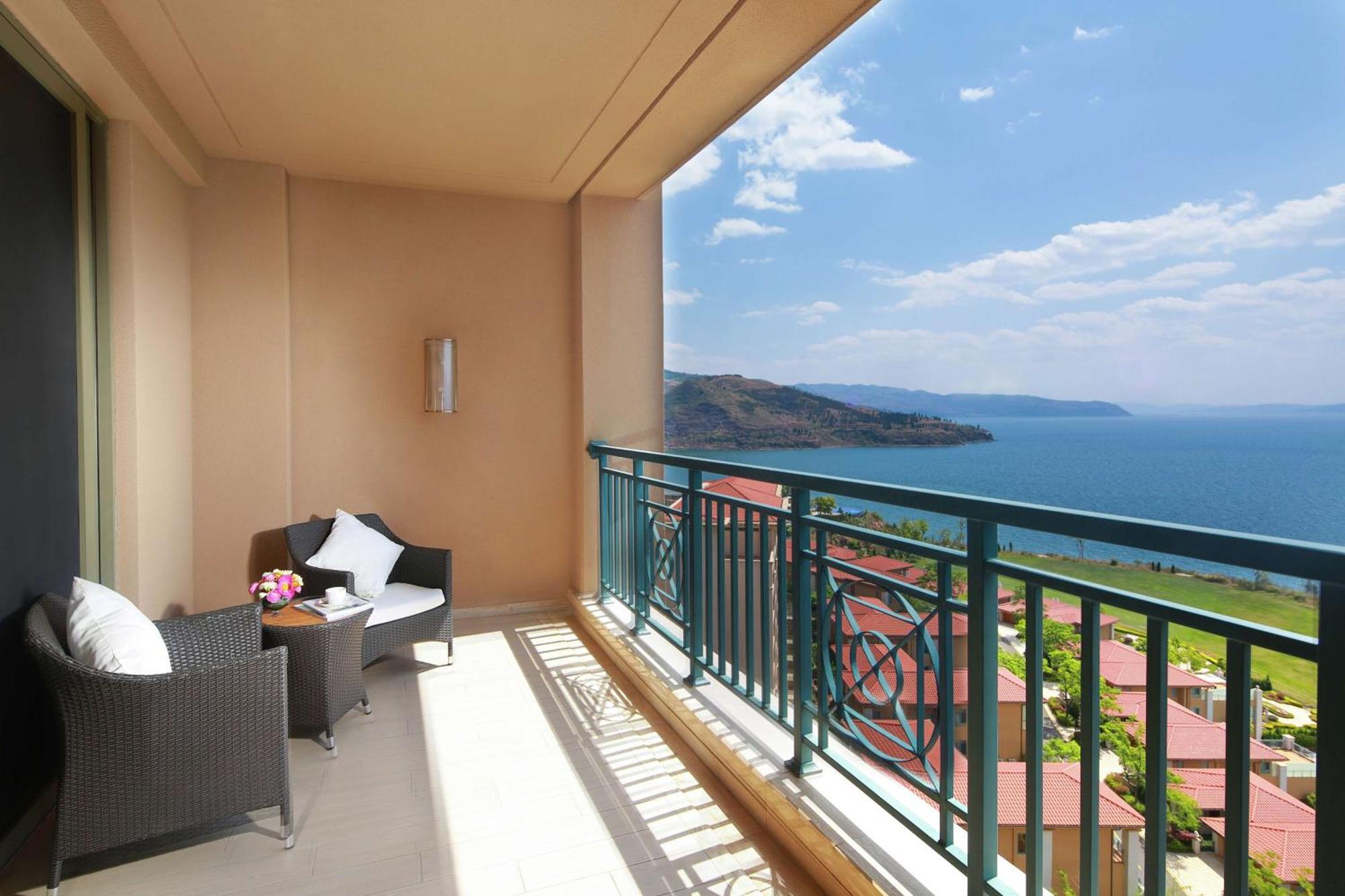 Hilton Yuxi Fuxian Lake Chengjiang  Exterior photo
