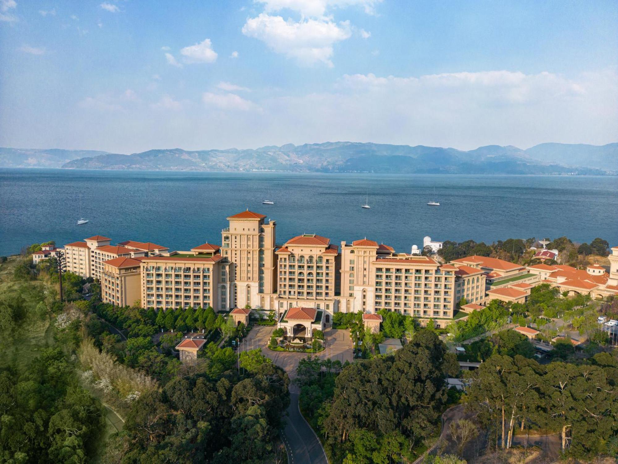Hilton Yuxi Fuxian Lake Chengjiang  Exterior photo