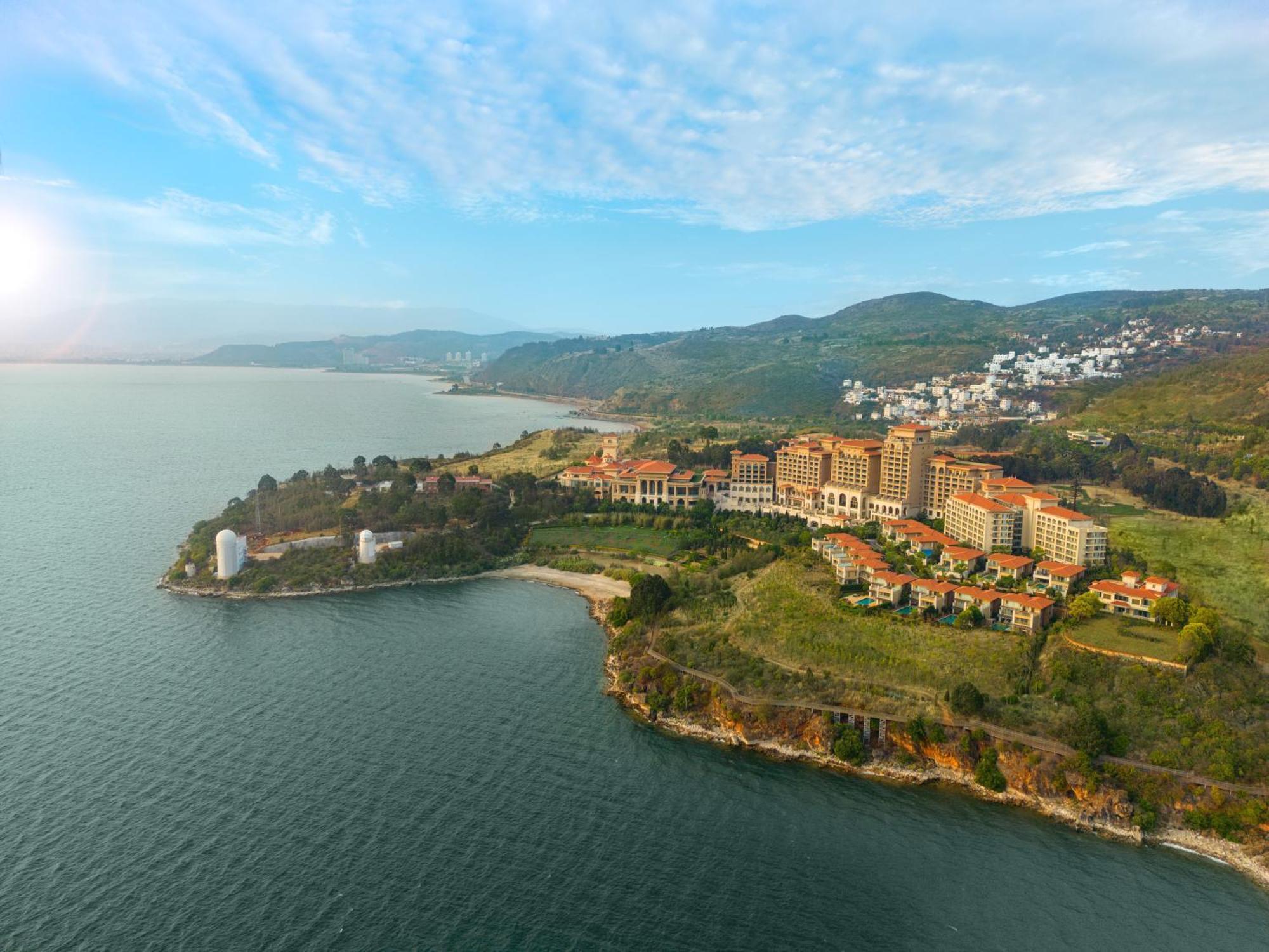 Hilton Yuxi Fuxian Lake Chengjiang  Exterior photo