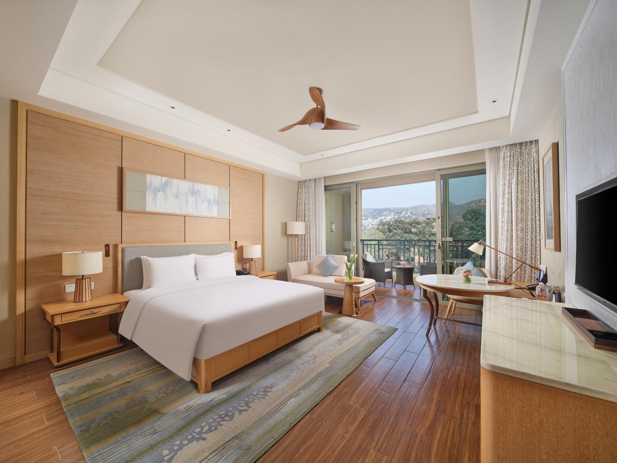 Hilton Yuxi Fuxian Lake Chengjiang  Exterior photo